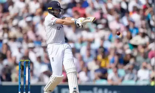 ആഷസ് അഞ്ചാം ടെസ്റ്റ്: കളി ഇംഗ്ലീഷ് റൂട്ടിൽ