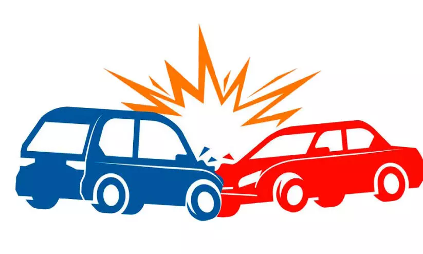 അമിത വേഗവും അനധികൃത പാർക്കിങ്ങും; വണ്ടിപ്പെരിയാർ-മുണ്ടക്കയം റോഡിൽ ‘ഇടിയോടിടി’