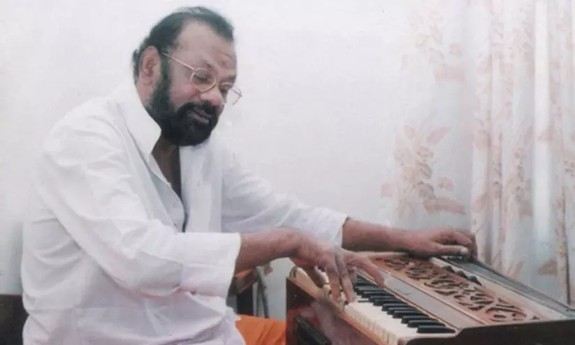 തേനും വയമ്പും പുരട്ടിയ സംവിധായകൻ