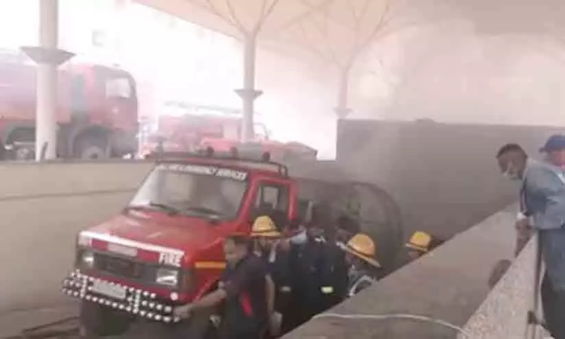 അഹ്മദാബാദിലെ ആശുപത്രിയിൽ തീപ്പിടിത്തം; 125 രോഗികളെ ഒഴിപ്പിച്ചു അഹ്മദാബാദിലെ ആശുപത്രിയിൽ തീപ്പിടിത്തം; 125 രോഗികളെ ഒഴിപ്പിച്ചു