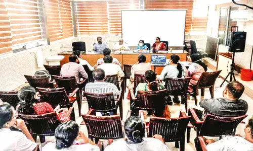 പൊ​ന്നാ​നി മാ​തൃ-​ശി​ശു ആ​ശു​പ​ത്രി അ​വ​ലോ​ക​നം  ഉ​ദ്യോ​ഗ​സ്ഥ​രെ ശകാരിച്ച് എം.​എ​ൽ.​എ