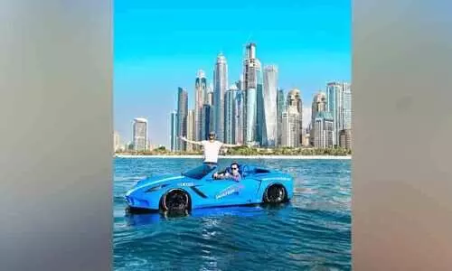 ദു​ബൈ മ​റീ​ന​യി​ൽ ഉ​ല്ല​സി​ക്കാ​ൻ ജെ​റ്റ് കാ​റു​ക​ൾ