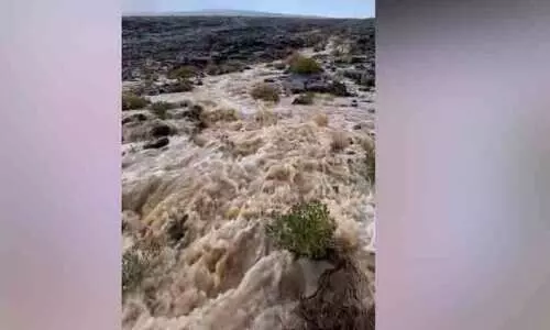 ഒമാനിൽ മ​ഴ തു​ട​രു​ന്നു