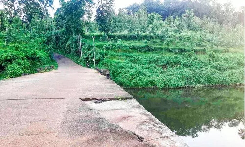 മുക്കം കോസ്‌വേയുടെ കൈവരികൾ പുനഃസ്ഥാപിക്കണമെന്ന്​ ആവശ്യം