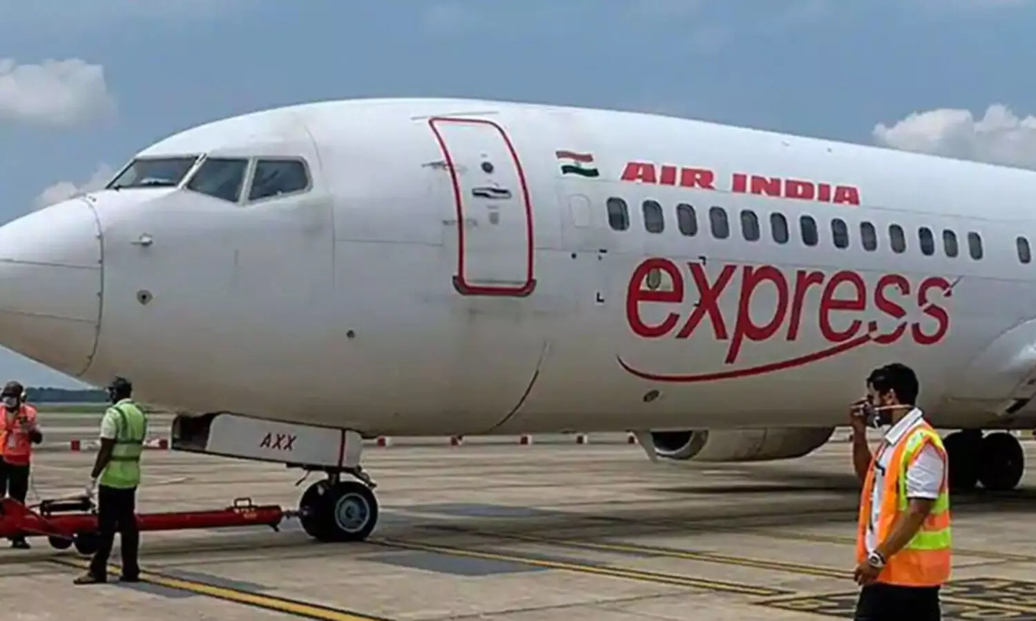 എയർ ഇന്ത്യ എക്സ്പ്രസ് വിമാനം അടിയന്തരമായി നിലത്തിറക്കി