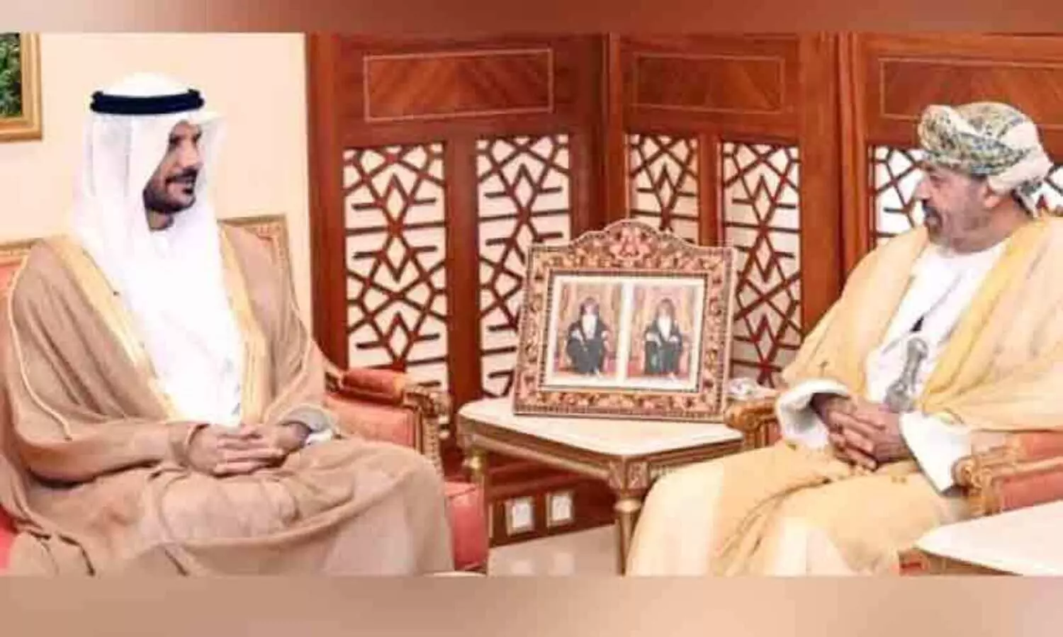 ആ​ഭ്യ​ന്ത​ര​മ​ന്ത്രി​യു​മാ​യി കൂ​ടി​ക്കാ​ഴ്ച ന​ട​ത്തി