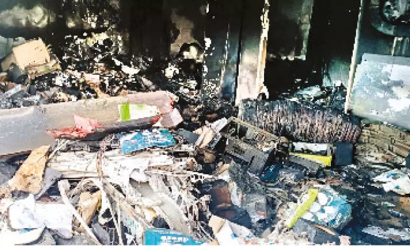 ചുങ്കത്തറയില്‍ വ്യാപാര സ്ഥാപനത്തില്‍ തീപിടിത്തം; ലക്ഷങ്ങളുടെ നഷ്ടം