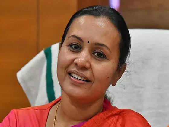 ഭക്ഷ്യ സുരക്ഷാ ലൈസന്സില് 15 ദിവസത്തിനുള്ളില് തീരുമാനമെടുക്കണമെന്ന് വീണ ജോര്ജ് ഭക്ഷ്യ സുരക്ഷാ ലൈസന്സില് 15 ദിവസത്തിനുള്ളില് തീരുമാനമെടുക്കണമെന്ന് വീണ ജോര്ജ്