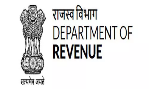 റ​വ​ന്യൂ വ​കു​പ്പി​ലെ; സ്ഥ​ലം​മാ​റ്റം ഭ​ര​ണ​പ​ക്ഷ സ​ർ​വി​സ് സം​ഘ​ട​ന​ക​ൾ ചേ​രി​തി​രി​ഞ്ഞു
