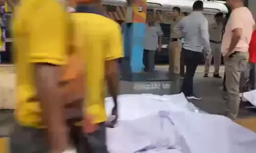 ട്രെയിനിൽ ആർ.പി.എഫ് ജവാന്‍റെ വെടിവെപ്പിൽ നാലു പേർ കൊല്ലപ്പെട്ടു