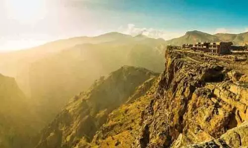 ഒ​ന്നാം മ​ല കേ​റി പോ​കാ​ലോ...