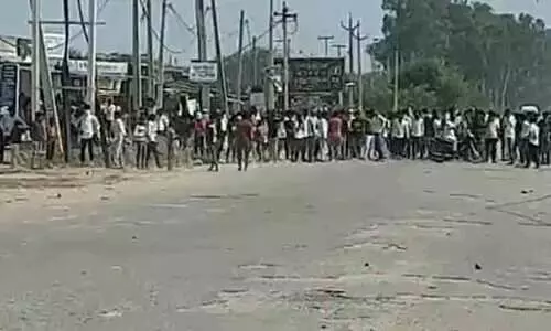 പശുക്കടത്ത് ആരോപിച്ച് രണ്ടുപേരെ ചുട്ടുകൊന്ന കേസിലെ പ്രതി വി.എച്ച്.പി യാത്രയിലെന്ന്; ഹരിയാനയിൽ വൻ സംഘർഷം