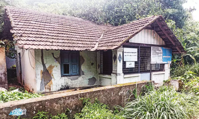 ആ​രോ​ഗ്യ കേ​ന്ദ്ര​ങ്ങ​ൾ​ക്ക് ‘അ​ടി​യ​ന്ത​ര ചി​കി​ത്സ’; മ​ങ്ക​ര ഉ​പ​കേ​ന്ദ്രം ന​വീ​ക​രി​ക്കാ​ൻ ന​ട​പ​ടി