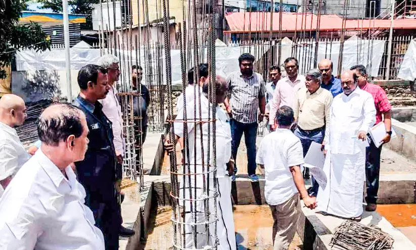 പെരിയോർ സ്മാരക നവീകരണം നവംബറിൽ പൂർത്തിയാക്കും -തമിഴ്നാട് മന്ത്രി ഇ.വി. വേലു പെരിയോർ സ്മാരക നവീകരണം നവംബറിൽ പൂർത്തിയാക്കും -തമിഴ്നാട് മന്ത്രി ഇ.വി. വേലു