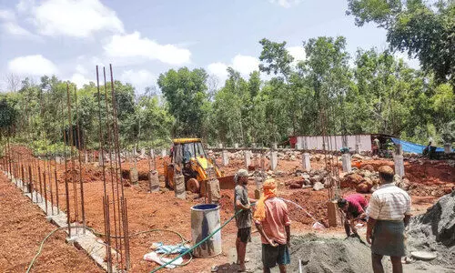 കാലിക്കറ്റ് സർവകലാശാലയിൽ ഡേ കെയർ ആദ്യഘട്ട നിർമാണപ്രവൃത്തി തുടങ്ങി കാലിക്കറ്റ് സർവകലാശാലയിൽ ഡേ കെയർ ആദ്യഘട്ട നിർമാണപ്രവൃത്തി തുടങ്ങി