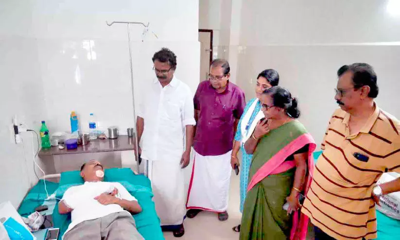 മാലിന്യം തള്ളാനെത്തിയ വാഹനമിടിച്ച് പരിക്ക്