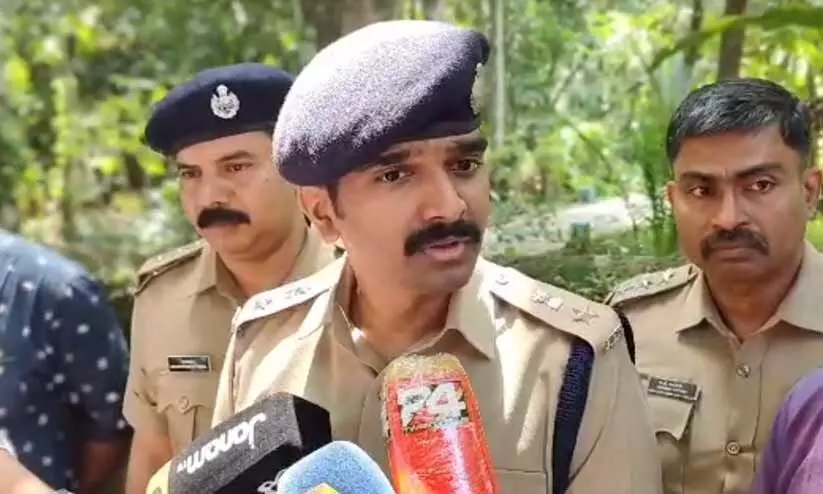 മർദനം സഹിക്കാനാവാതെ വീടുവിട്ട മാതാപിതാക്കൾ വാടകവീടെടുത്തു, തിരികെ വിളിച്ചുവരുത്തി മൂന്നാംനാൾ മകൻ വെട്ടിക്കൊന്നു; പരുമലയിലെ ഇരട്ടക്കൊലയിൽ ഞെട്ടി നാട്ടുകാർ മർദനം സഹിക്കാനാവാതെ വീടുവിട്ട മാതാപിതാക്കൾ വാടകവീടെടുത്തു, തിരികെ വിളിച്ചുവരുത്തി മൂന്നാംനാൾ മകൻ വെട്ടിക്കൊന്നു; പരുമലയിലെ ഇരട്ടക്കൊലയിൽ ഞെട്ടി നാട്ടുകാർ