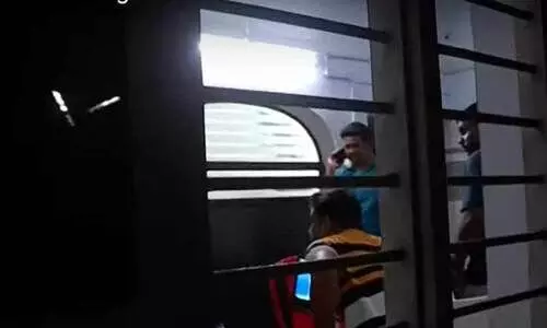 പ്രതിയെ പിടികൂടാൻ വന്ന് കൈക്കൂലി വാങ്ങി; കേരളത്തിൽ പിടിയിലായ കർണാടക പൊലീസ് ഉദ്യോഗസ്ഥർക്കെതിരെ കേസ്