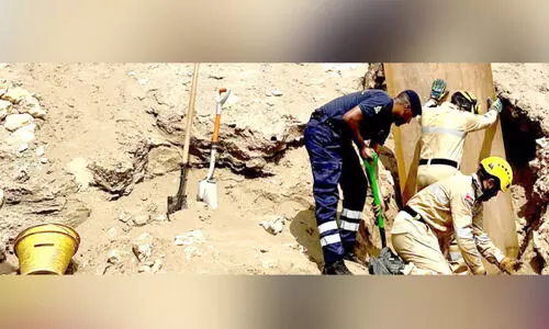 റോ​ഡു​പ​ണി​ക്കി​ടെ മ​ണ്ണി​ടി​ഞ്ഞു​വീ​ണ്​ തൊ​ഴി​ലാ​ളി മ​രി​ച്ചു