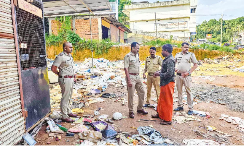 മോ​ഷ​ണ പ​ര​മ്പ​ര; പ്ര​തി​യെ ക​സ്റ്റ​ഡി​യി​ൽ വാ​ങ്ങി തെ​ളി​വെ​ടു​പ്പ് ന​ട​ത്തി