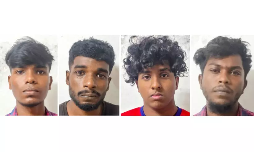 മൊബൈല് ഷോപ്പുകളില് കവര്ച്ച നടത്തിയ സംഘം പിടിയിൽ മൊബൈല് ഷോപ്പുകളില് കവര്ച്ച നടത്തിയ സംഘം പിടിയിൽ