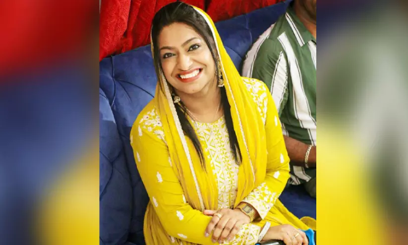 അവതാരകയായി തിളങ്ങുന്ന അമിതക്ക് അക്കാദമിക രംഗത്തും റാങ്ക് തിളക്കം അവതാരകയായി തിളങ്ങുന്ന അമിതക്ക് അക്കാദമിക രംഗത്തും റാങ്ക് തിളക്കം