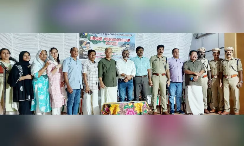 ആ​ദി​വാ​സി​ക​ൾ​ക്ക്​ ത​ണ​ലേ​കി ഇ​റാം മോ​ട്ടോ​ഴ്​​സും ഡ​ബ്ല്യു.​എം.​സി​യും