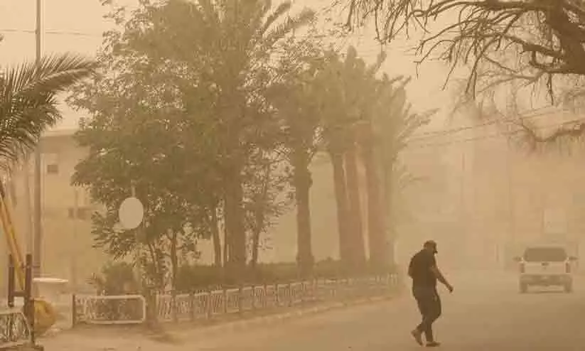 ദോഫാർ പാതയിൽ പൊടിക്കാറ്റ്; ജാഗ്രത പാലിക്കണം ദോഫാർ പാതയിൽ പൊടിക്കാറ്റ്; ജാഗ്രത പാലിക്കണം