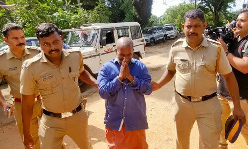 മാതാപിതാക്കളെ വെട്ടി കൊലപ്പെടുത്തിയ കേസിലെ പ്രതിയെ റിമാൻഡ് ചെയ്തു