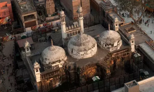 ഗ്യാൻവാപി പള്ളി അടച്ചുപൂട്ടി അഹിന്ദുക്കളെ വിലക്കണമെന്ന് ഹരജി