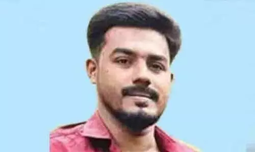 പിതാവ് വിദേശത്ത് പോകാനിരിക്കെ ഏകമകൻ സ്കൂ​ട്ട​ർ അപകടത്തിൽ മ​രി​ച്ചു