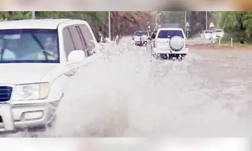 അ​ൽ​ഐ​നി​ൽ ക​ന​ത്ത മ​ഴ; ​വാ​ഹ​ന​ങ്ങ​ളു​ടെ വേ​ഗ​പ​രി​ധി കു​റ​ച്ചു