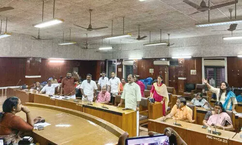 പാ​ല​ക്കാ​ട് ന​ഗ​ര​സ​ഭ​യി​ൽ ഫ​യ​ലു​ക​ൾ കാ​ണാ​മ​റ​യ​ത്ത്