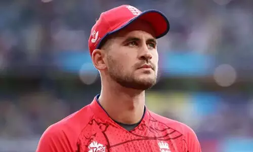 അലക്സ് ഹെ‍യ്‍ൽസ് വിരമിച്ചു