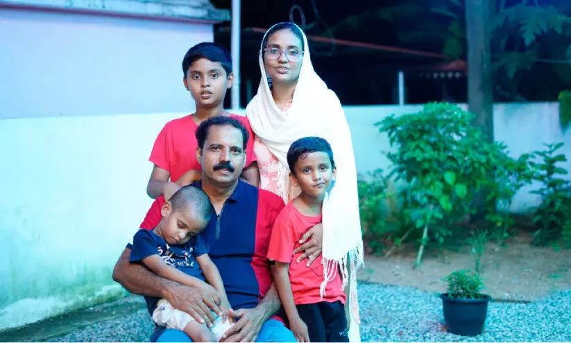 നഴ്സിന്റെ കോട്ടഴിച്ച് സ്റ്റെതസ്കോപ് അണിയാൻ സഫിയ നഴ്സിന്റെ കോട്ടഴിച്ച് സ്റ്റെതസ്കോപ് അണിയാൻ സഫിയ