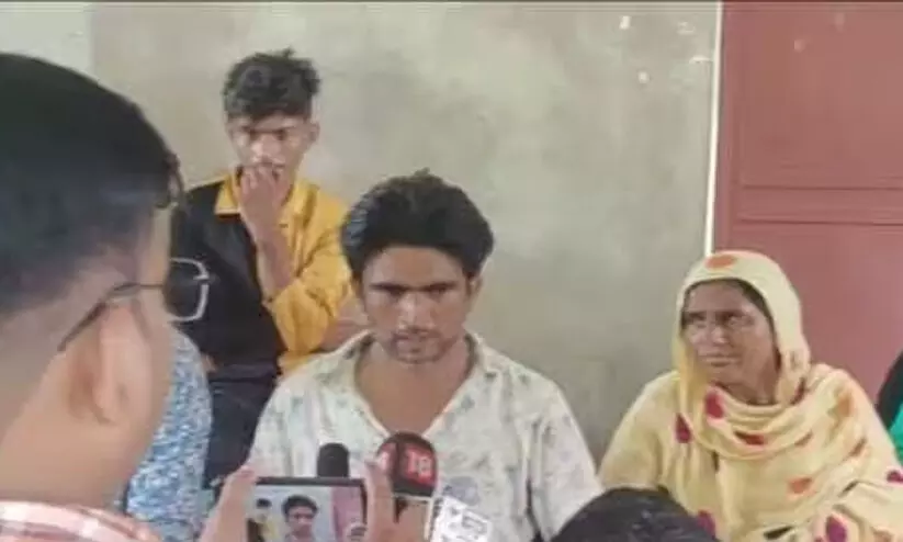 തൊഴിലില്ലായ്മയും പണപ്പെരുപ്പവും രൂക്ഷം; ഇന്ത്യയിലെത്തി പാകിസ്താൻ കുടുംബങ്ങൾ തൊഴിലില്ലായ്മയും പണപ്പെരുപ്പവും രൂക്ഷം; ഇന്ത്യയിലെത്തി പാകിസ്താൻ കുടുംബങ്ങൾ