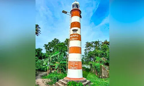 ഇവിടെ വിളക്കെരിയും കാലം അകലെയോ...​?  അവഗണനയുടെ വക്കിൽ മൺറോ ലൈറ്റ്​ ഹൗസ്