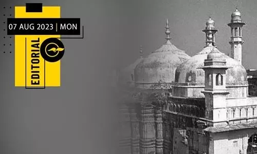 നി​യ​മം​കൊ​ണ്ട് അ​ട​ച്ച ഭൂ​ത​ത്തെ തു​റ​ന്നു​വി​ട​രു​ത്