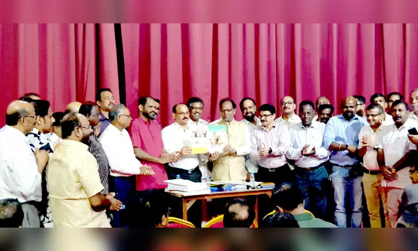 ശ്രാ​വ​ണോ​ത്സ​വം ബ്രോ​ഷ​ർ പ്ര​കാ​ശ​നം