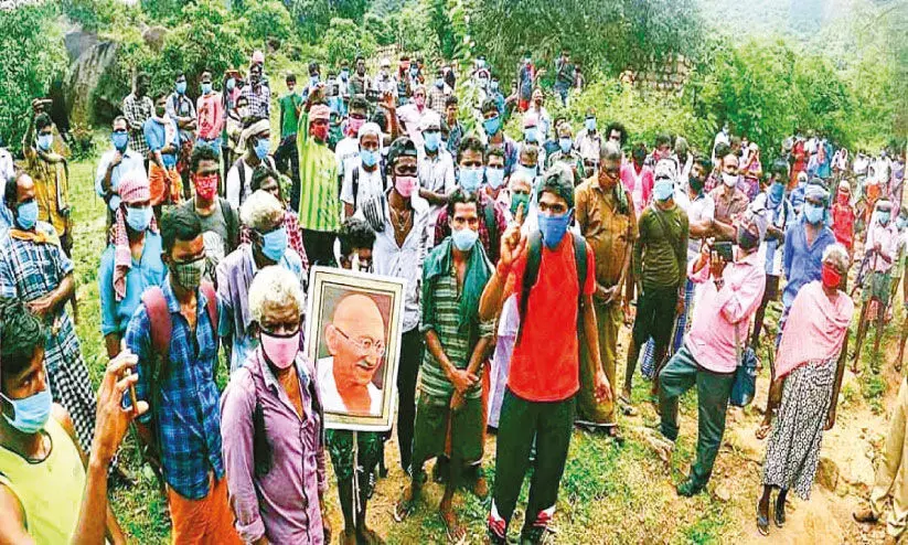 ചെ​മ്മ​ണാ​മ്പ​തി-​പ​റ​മ്പി​ക്കു​ളം റോ​ഡി​നാ​യി ആ​ദി​വാ​സി​ക​ളു​ടെ മൂ​ന്നാം​ഘ​ട്ട സ​മ​രം ഇ​ന്ന്