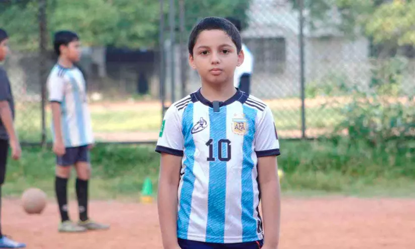 ഏഴു വയസ്സുകാരന്‍റെ സ്കൂൾ വിദ്യാഭ്യാസം ദുബൈയിൽ; ഫുട്ബാൾ പരിശീലനം ഫോർട്ടുകൊച്ചിയിലും