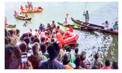 മരണത്തിലേക്ക് വലിച്ചിട്ട് മൂവാറ്റുപുഴയാർ; ശാന്തം, അടിത്തട്ടിൽ ചതിക്കുഴികൾ മരണത്തിലേക്ക് വലിച്ചിട്ട് മൂവാറ്റുപുഴയാർ; ശാന്തം, അടിത്തട്ടിൽ ചതിക്കുഴികൾ