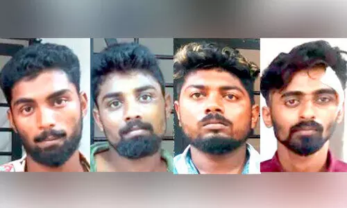 വീട്ടമ്മയെയും മകനെയും കൊലപ്പെടുത്താൻ ശ്രമം; നാലുപേർ പിടിയിൽ വീട്ടമ്മയെയും മകനെയും കൊലപ്പെടുത്താൻ ശ്രമം; നാലുപേർ പിടിയിൽ