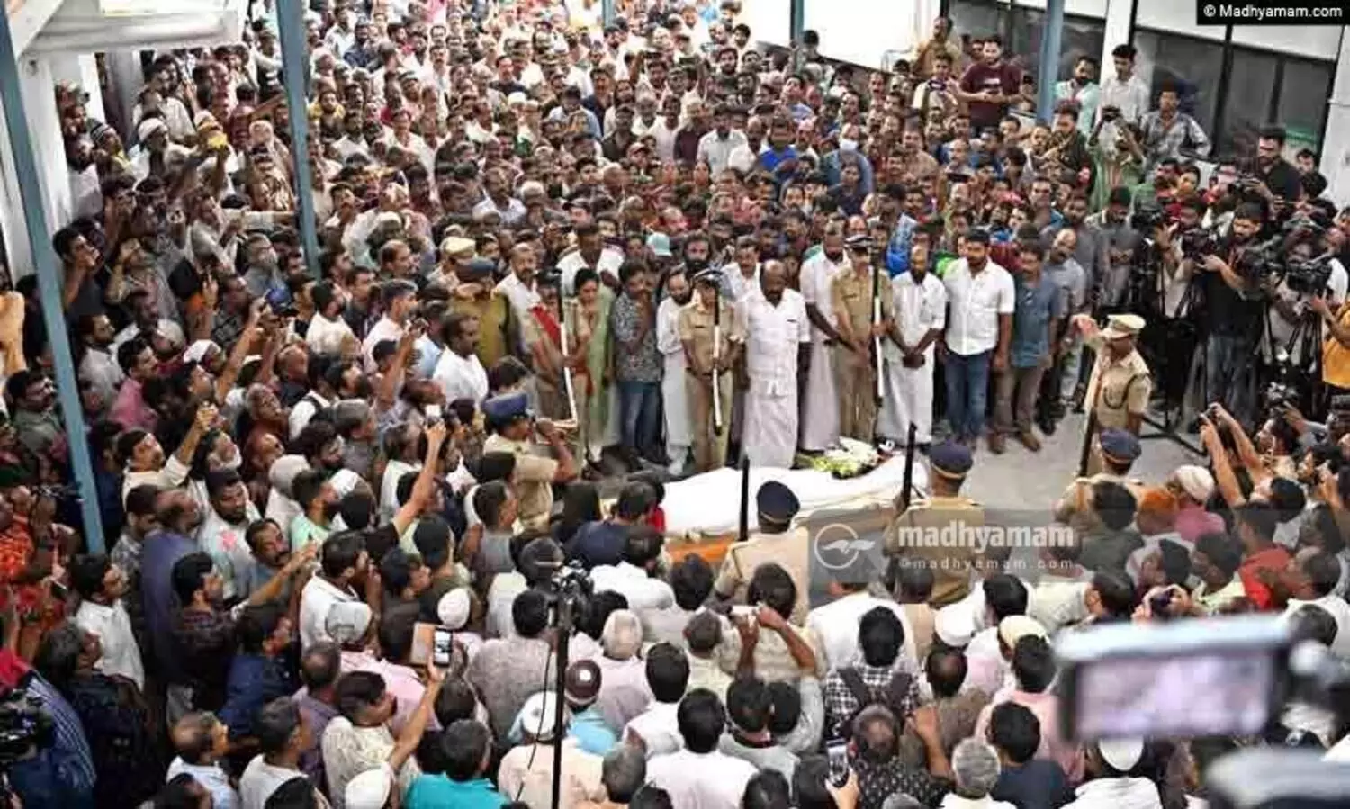 പ്രിയ സംവിധായകന് കണ്ണീരോടെ വിട