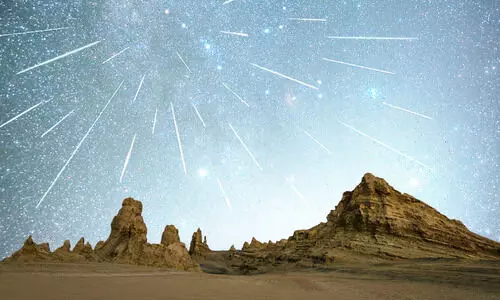 മിന്നിത്തിളങ്ങുന്ന ഉൽക്കകൾ തലങ്ങും വിലങ്ങും; പെർസീഡ്സ് ഉൽക്കാവർഷം ഈയാഴ്ച മിന്നിത്തിളങ്ങുന്ന ഉൽക്കകൾ തലങ്ങും വിലങ്ങും; പെർസീഡ്സ് ഉൽക്കാവർഷം ഈയാഴ്ച