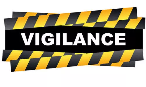 ദുരിതാശ്വാസ നിധിയിലേക്കുള്ള പണം; നാലുവർഷമായി വില്ലേജ്​ ഓഫിസറുടെ കൈയിൽ; നടപടിക്ക്​ വിജിലൻസ്​ ശിപാർശ