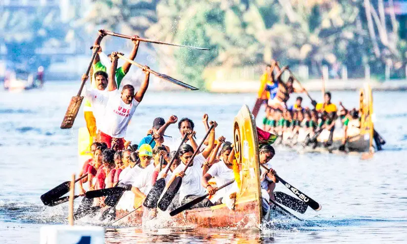 തെക്കനോടി വള്ളങ്ങൾ തീരദേശ ജനതയുടെ ജലരാജാക്കന്മാർ