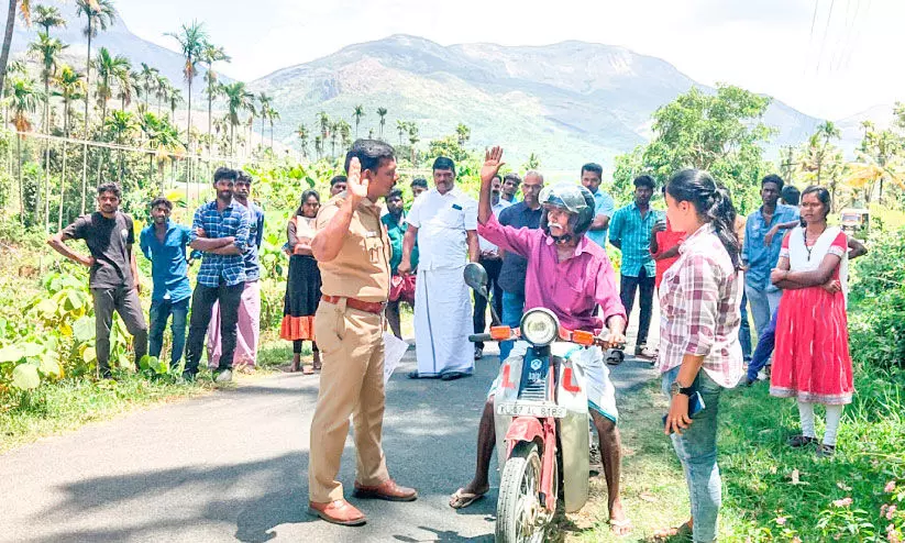 ആദിവാസി യുവാക്കൾക്ക് ഡ്രൈവിങ്​ ലൈസൻസ് ടെസ്റ്റ് നടത്തി മോട്ടോർ വാഹന വകുപ്പ്