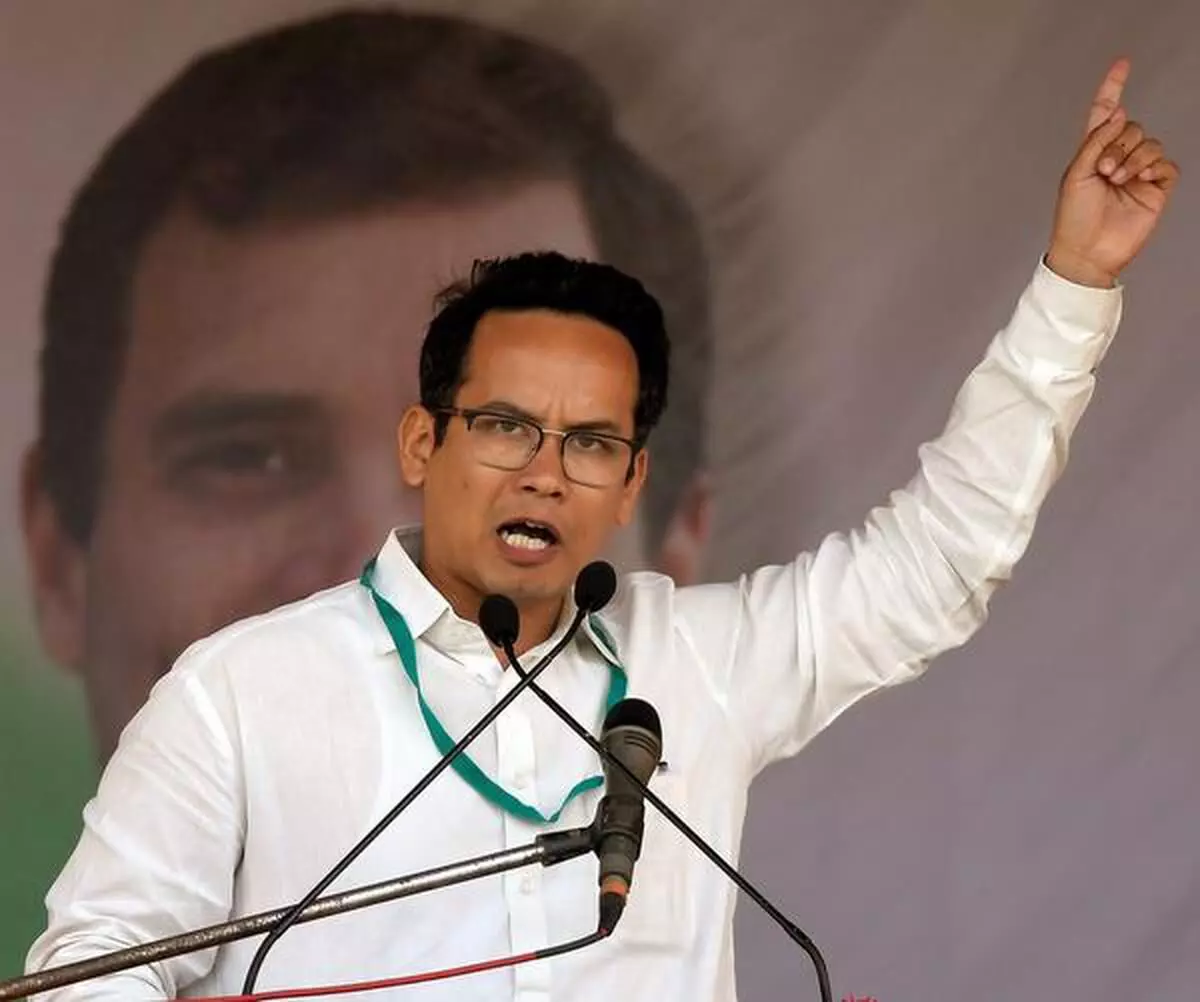 ദിവസങ്ങൾക്കൊടുവിൽ പ്രധാനമന്ത്രിയെ പാർലമെന്റിൽ കണ്ടു; ഇതിനായാണ് അവിശ്വാസപ്രമേയം-ഗൊഗോയ്