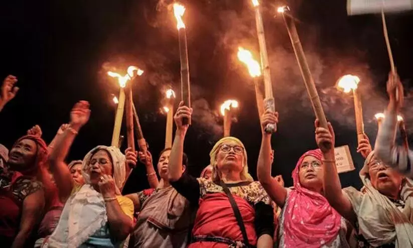 ‘മ​ക്ക​ളു​മാ​യി ര​ക്ഷ​പ്പെ​ടു​ന്ന​തി​നി​ടെ വീ​ണു​പോ​യി; നേ​രി​ട്ട​ത് ക്രൂ​ര​പീ​ഡ​നം’; മണിപ്പൂരിൽ വീണ്ടും കൂട്ടബലാത്സംഗം